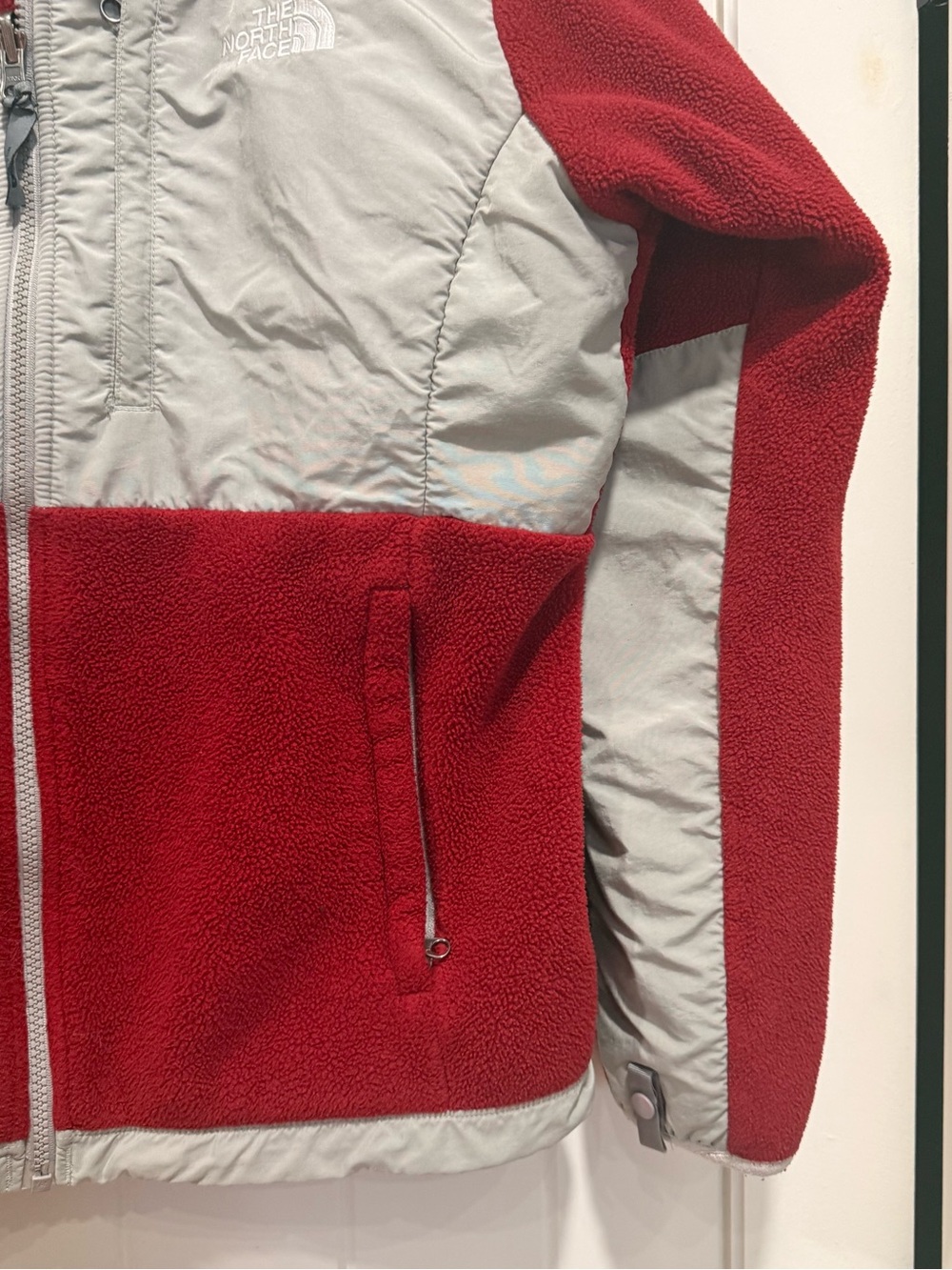 The North Face Denali Fleece Jacket Women’s L Red Grey Colorblock - Picture 4 of 8